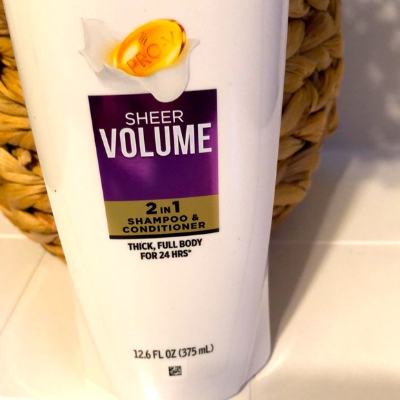 Pantene Pro-V SHEER VOLUME
2 in 1 Shampoo & Conditioner
12.6 fl oz
Hard 2 Find - Picture 2 of 4
